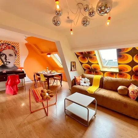 Apartment La Twiggy , 70's Vintage, Center