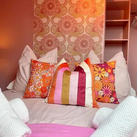 La Twiggy , 70's Vintage, Center *