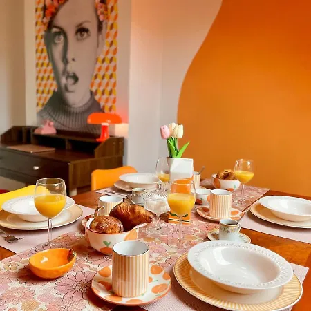 La Twiggy , 70's Vintage, Center *