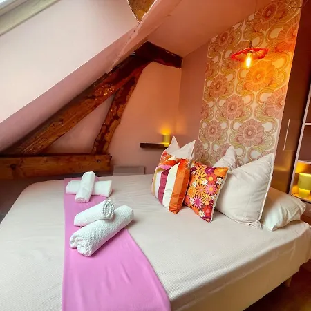 La Twiggy , 70's Vintage, Center *