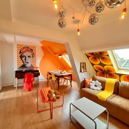 Apartment La Twiggy , 70's Vintage, Center