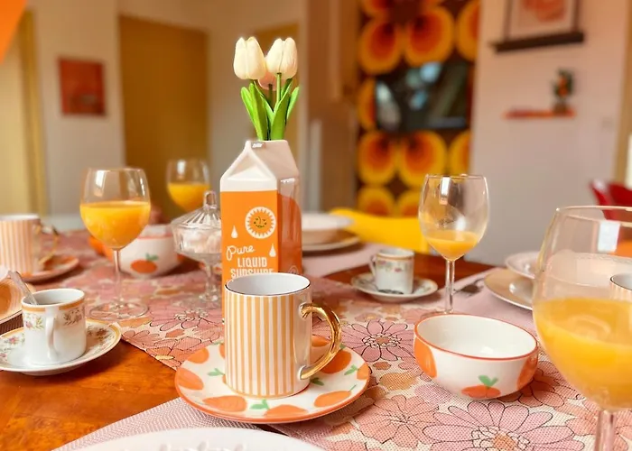 Apartment La Twiggy , 70's Vintage, Center *