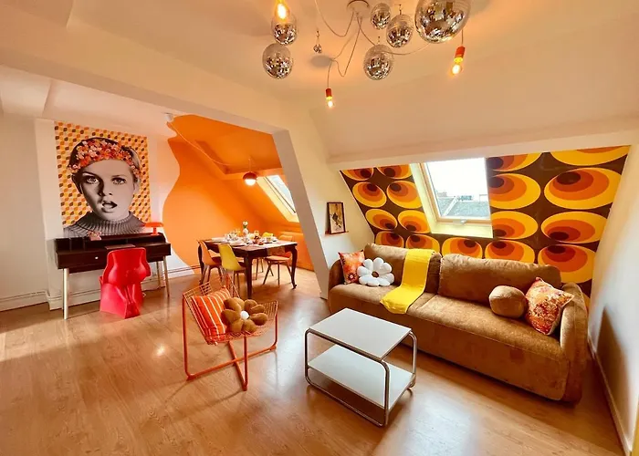 Apartment La Twiggy , 70's Vintage, Center