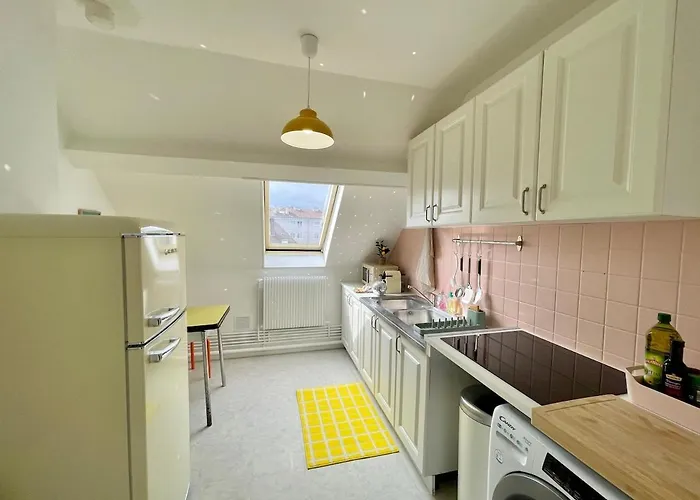 Apartment La Twiggy , 70's Vintage, Center Beauvais