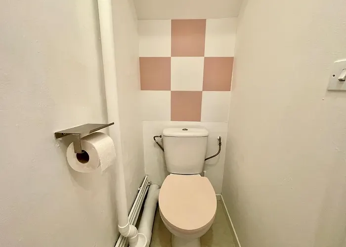 Apartment La Twiggy , 70's Vintage, Center *